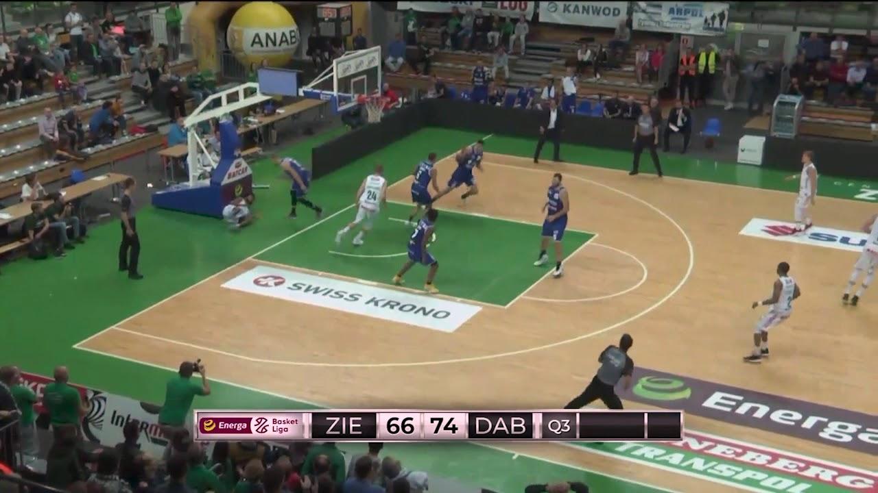 Wołoszyn blokuje w kontrze! #EnergaBasketLiga #PLKPL