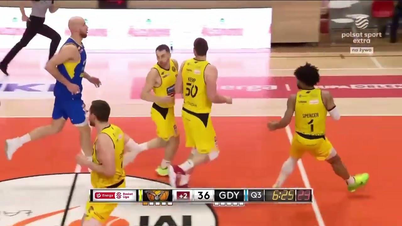 Mateusz Bręk poleciał! #EnergaBasketLiga #PLKPL