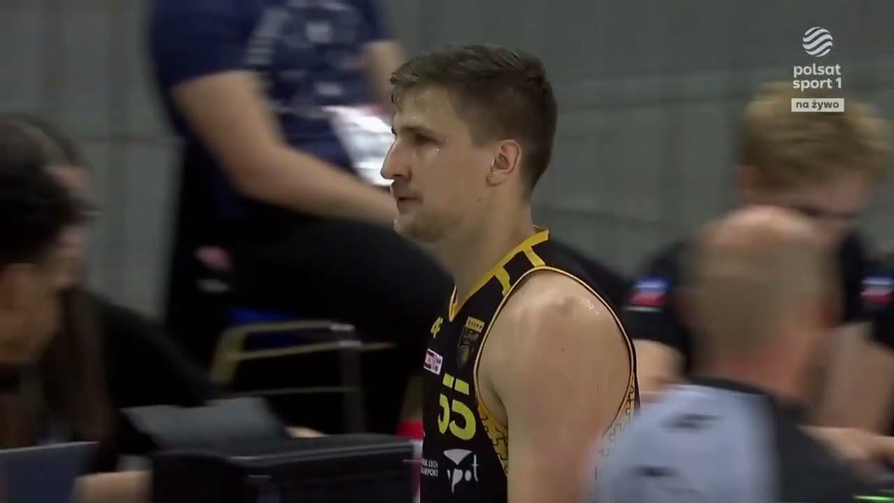 Jakub Schenk za trzy na koniec kwarty #ORLENBasketLiga #PLKPL