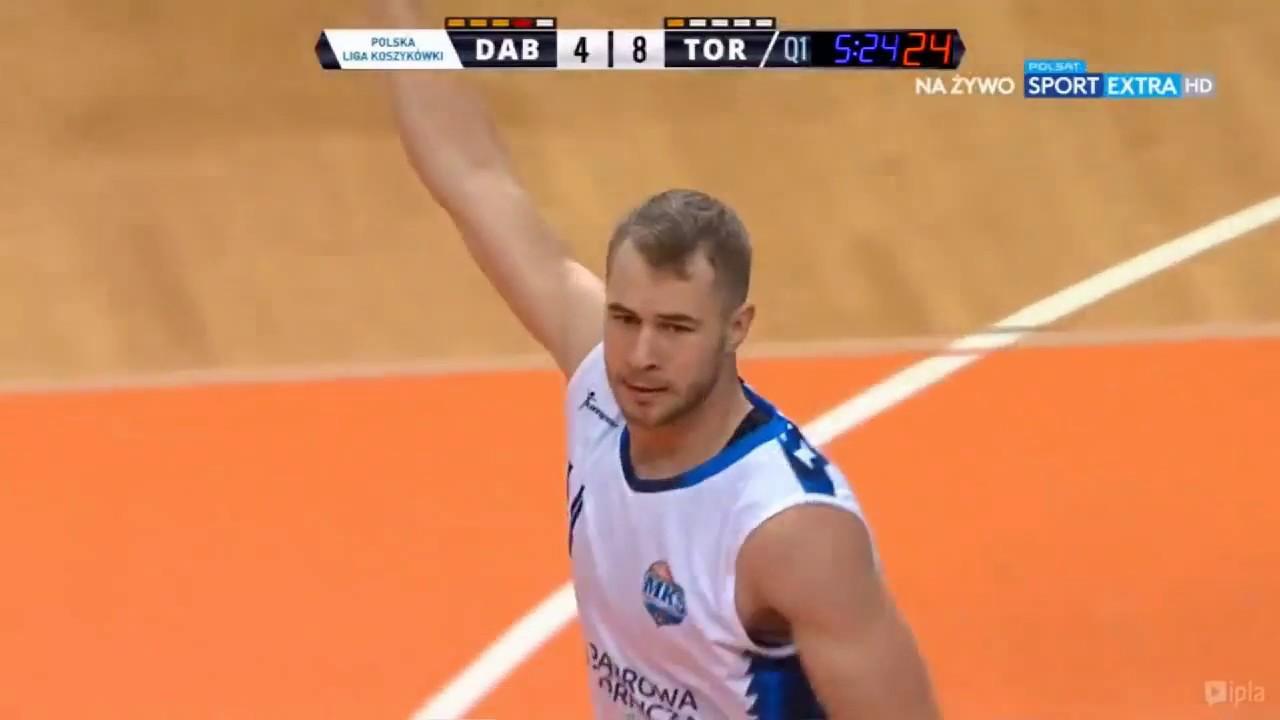 Wołoszyn dynamicznie wjechał pod kosz #PLKPL