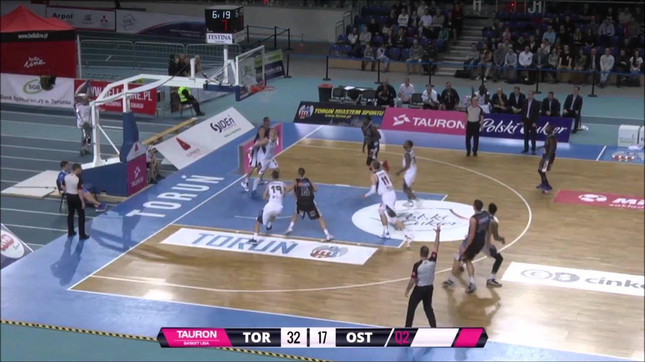 Deshawn Delaney - efektowna dobitka wsadem!