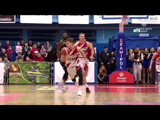 Jakub Schenk efektownie podaje w kontrze #EnergaBasketLiga #PLKPL